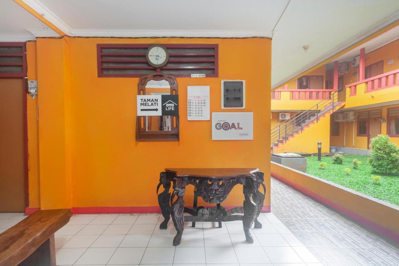 Hotel Oyo Life 3034 Taman Melati Depok Esterno foto