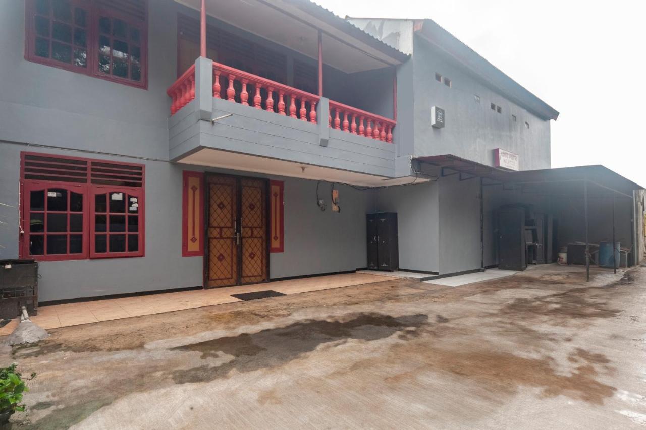 Hotel Oyo Life 3034 Taman Melati Depok Esterno foto