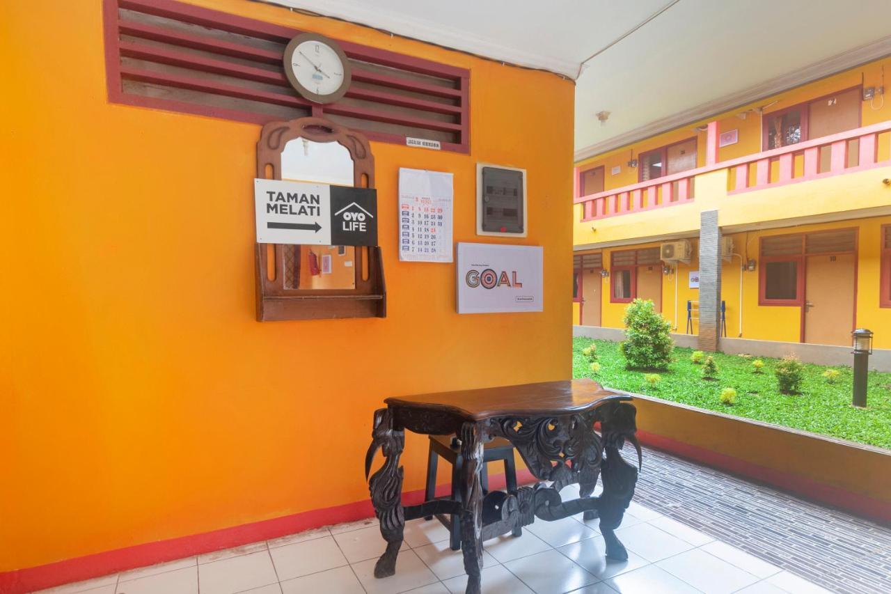 Hotel Oyo Life 3034 Taman Melati Depok Esterno foto