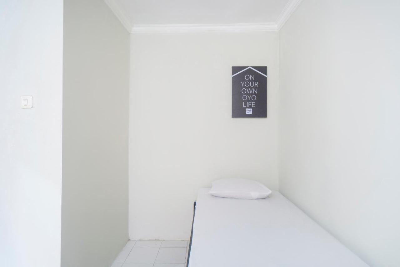 Hotel Oyo Life 3034 Taman Melati Depok Esterno foto