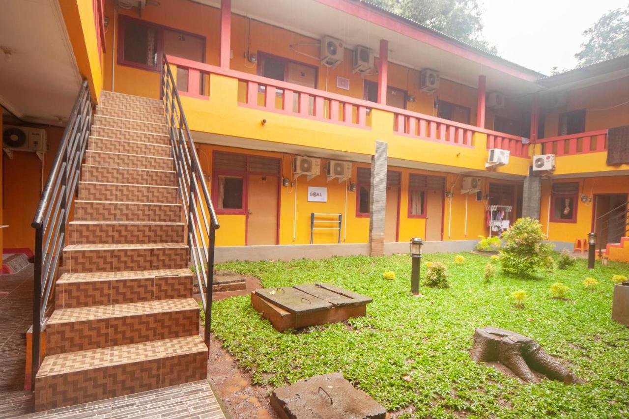 Hotel Oyo Life 3034 Taman Melati Depok Esterno foto