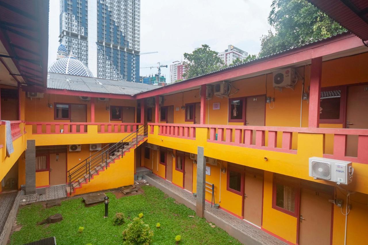 Hotel Oyo Life 3034 Taman Melati Depok Esterno foto