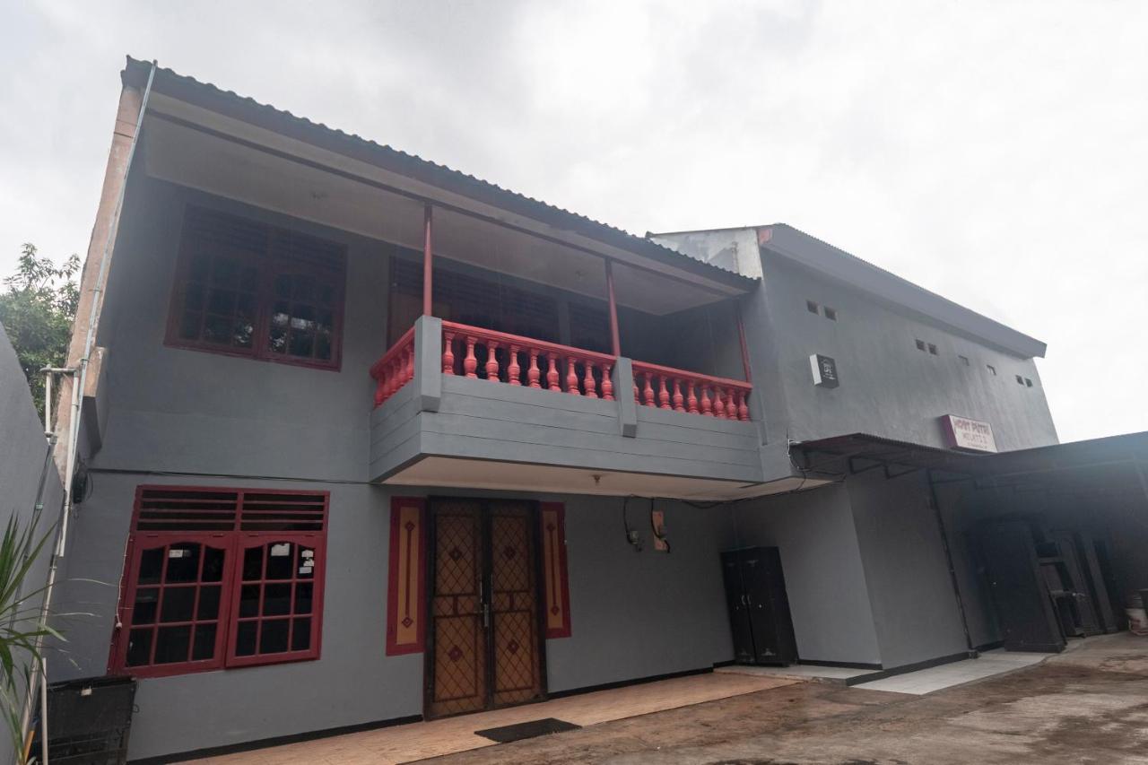 Hotel Oyo Life 3034 Taman Melati Depok Esterno foto